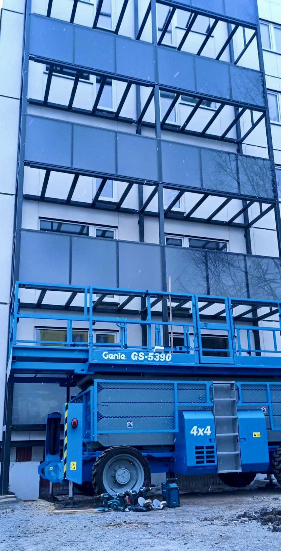 Rõdupiirded terasraamile