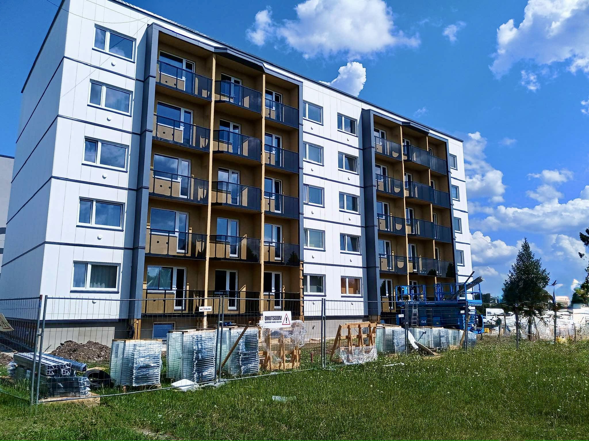 ehitusjärgus