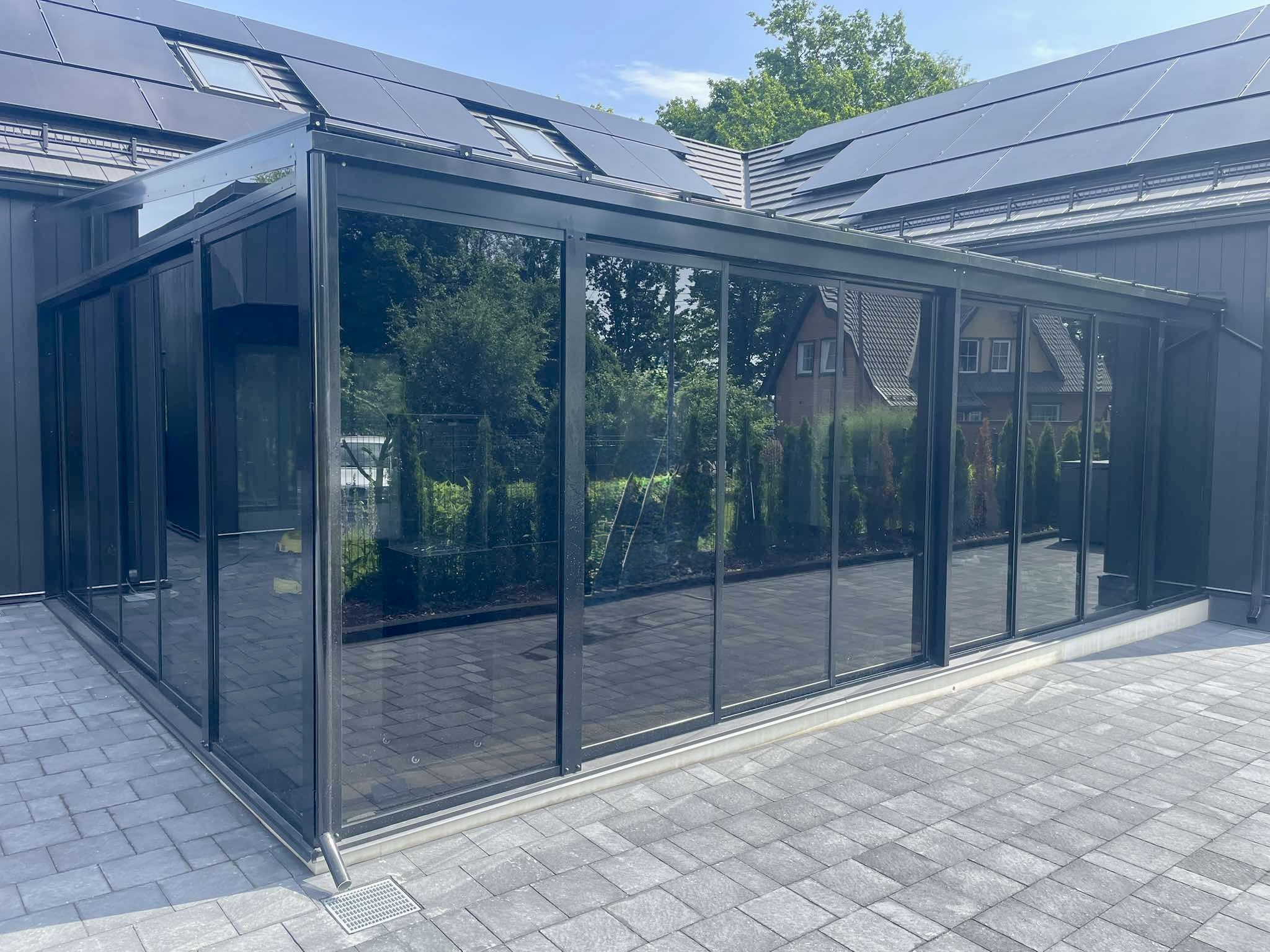 talveaed tumedate klaasidega